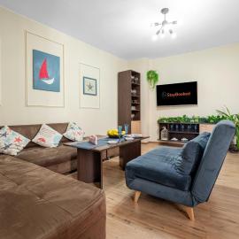Spacious Family Apartment | Free Street Parking