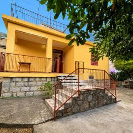 Family Holiday House Sutomore, hotel a Sutomore
