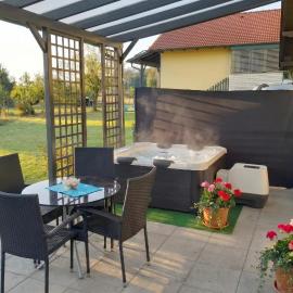 Zala House with Jacuzzi & Garden - Happy Rentals