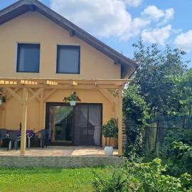 Casa Anna, hotel in Tîrnăveni