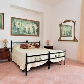 The Roses House, Fondo San Vito