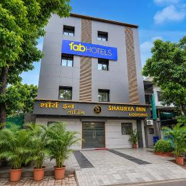 FabHotel Shaurya Inn MIDC, hotell i Ghansoli