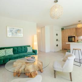 Spacious & Elegant with veranda and garden