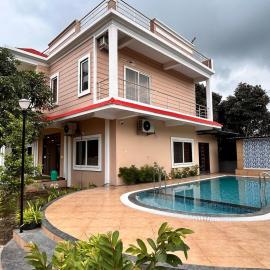 Andaz Royale 4BHK Villa With Private Pool & Garden, ξενοδοχείο σε Indore