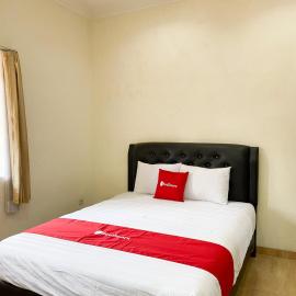 RedDoorz at Malang City Center, hotel in Rampal