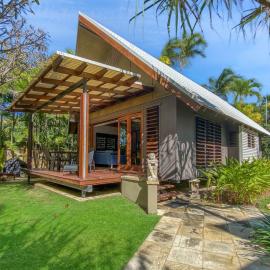 Pure Magnetic Villa 4, hotel in Nelly Bay