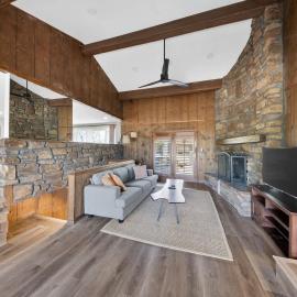 Mid-Century 3BR · Bike Garage · Walk to Square