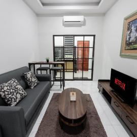 Rumahkita Beranang TJS White House 2 near Broga Lenggeng, Hotel in Mantin