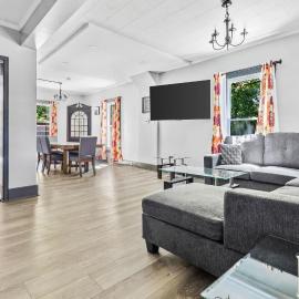 Spacious 4BR 1BA close to the Falls