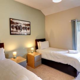 Comfortable 2-Bed Home in Brotton by MCPI Hosting, Ideal for Contractors with Free WiFi & Parking, hotel a Brotton