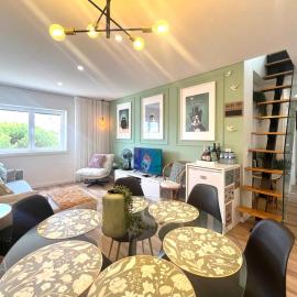Spacious Modern & Stylish Flat by HostWise