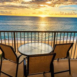 Hawaiian Princess Beachfront 1BR، فندق في Waianae