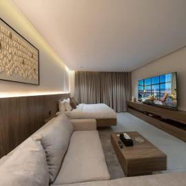 N9 Modern studio w 85 TV & smart check-in, hotel di Riyadh
