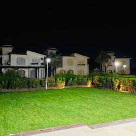 Luxury Duplex Villa for Rent, hotel in Dawwār Muḩammad Abū Shanab