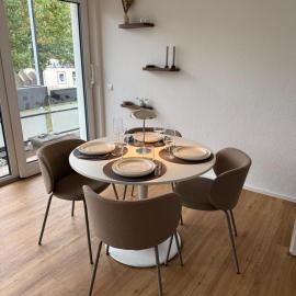 Modernes City Appartment mit Balkon & Parkplatz