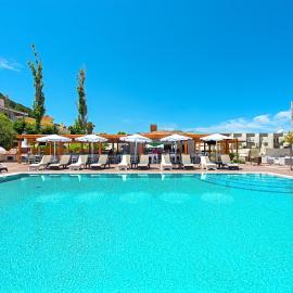 Sunny Days Hotel، فندق في إيكسيا