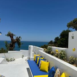 Luxurious 4-Bedroom Villa with Private Pool in Marsa Tunisie, hotel a La Marsa