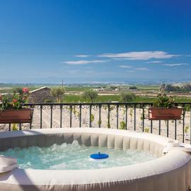 Oasi Orange Villa with Jacuzzi