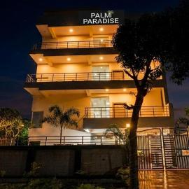 Hotel Palm Paradise, hotel in Noida