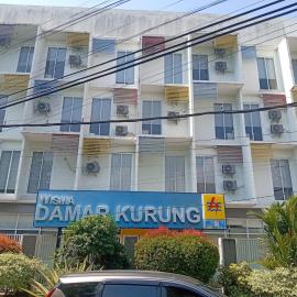 Townhouse Oak Hotel Damar Kurung: Gresik şehrinde bir otel