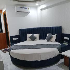 Hotel Metro Ac Rooms, hotel in Vadodara
