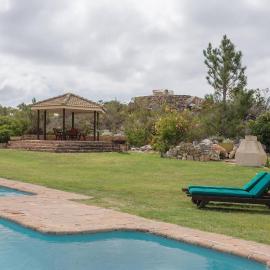 Botrivier में, होटल Barton Blue Crane near Hermanus Pool Hot Tub