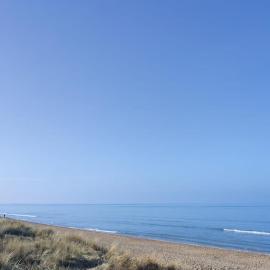 Cabourg, Studio cosy situé dans résidence au bord de mer, collé a la promenade Marcel Proust