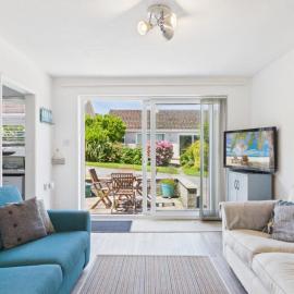 Bayview 62 - 2 Bedroom Chalet - Bayview Oxwich, hotel a Oxwich