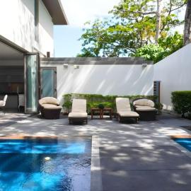 Stylish Pool Villa in a Peaceful Tropical Setting, מלון בKo Lek
