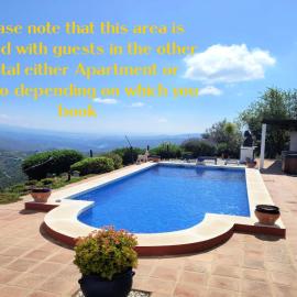 Vine Ridge Studio and Apartment, hotel i Comares