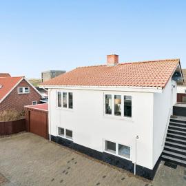 Dejlig Helårshus I 2 Etager I Thyborøn Med Klitudsigt Sj1063