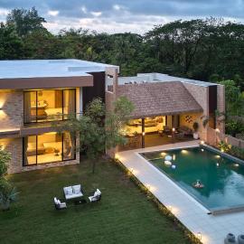 StayVista at La Rivieraa with Pool, Lawn
