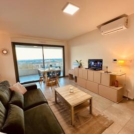Apartment near airport and sea view