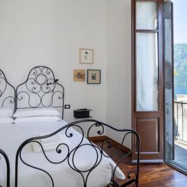 Historic Borgo Lake Como Campidoglio 7, hotell i Lenno