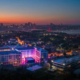 Altunizade Suites Istanbul, Curio Collection By Hilton, hotelli kohteessa Istanbul
