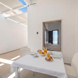 Casa Miggiano 6 BR Apartment in Town - Happy Rentals