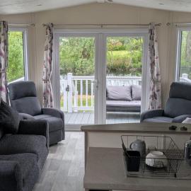 Static Caravan 2 Bed Sleeps 6 Overlooking Water