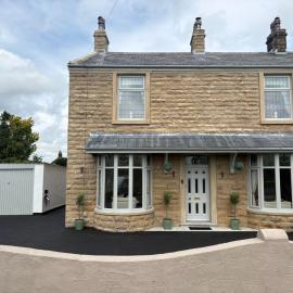 Rose Villa Cottage, hótel í Longridge