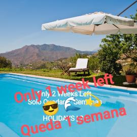 LUMINIAN Big Modern Villa with outstanding views sea & countryside, хотел в Михас
