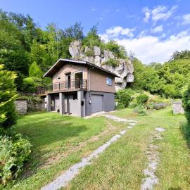 Chalet des Quairelles - Nature & Lacs de l'Eau d'Heure, hotel a Walcourt