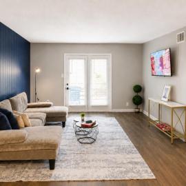 The Briar House Elegant Hoover Escape T1: Hoover şehrinde bir otel