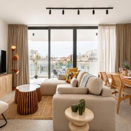 Solara 301 - Chic 2-BR Apt with Jacuzzi & Terrace in Larnaca