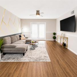 Maple n Main Hoover Modern 2BR Escape 2E, hotelli kohteessa Hoover