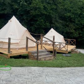 Vatra Bunătăților- By The Lake, hotel 