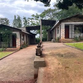 Nakak Ande Guest Farm, hotel v destinácii Namwezi