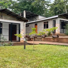 Nakak Ande Guest Farm & Overland Stop โรงแรมในNamwezi