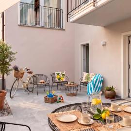 Casa Quadrifoglio - Valgrande, hotel u gradu Intra