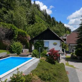 Haus St Peter , midden in meren gebied van Karinthië, hotel in Radenthein