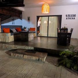 Résidence Riziq Studio, hotel di Ambondrona