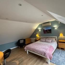 River Tamar Couples Retreat - Dog-Friendly